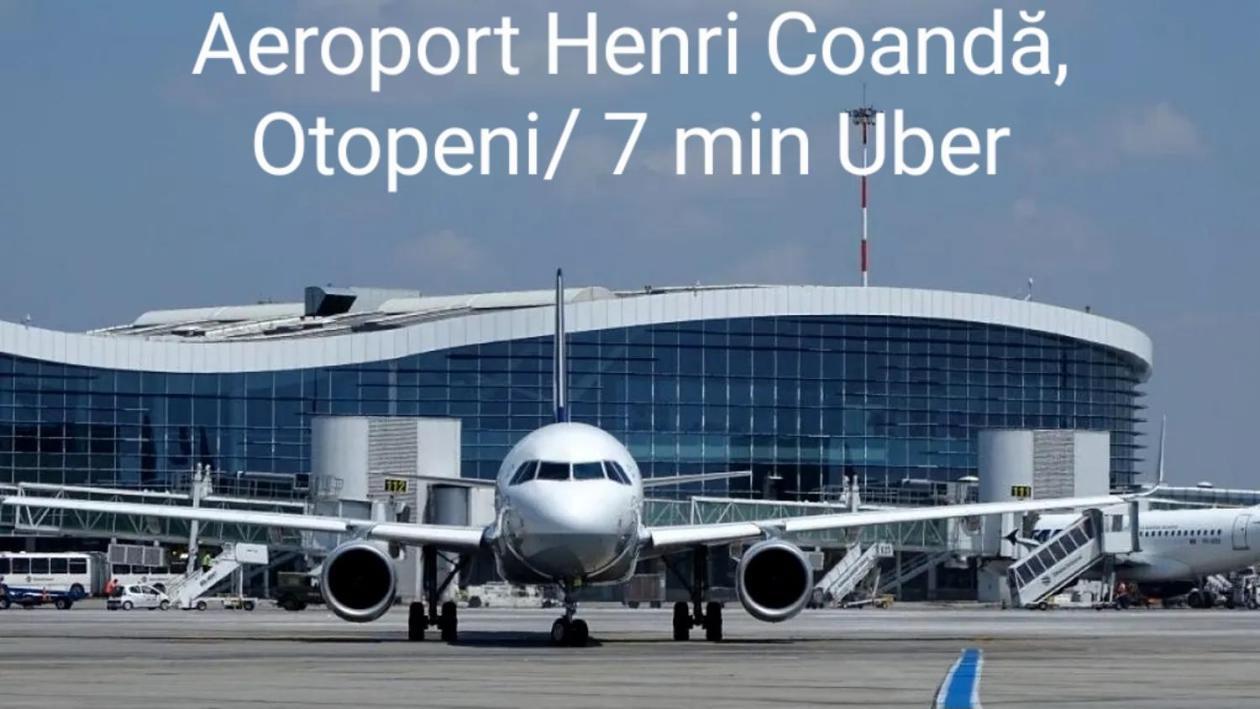 Airplane By Airport Residence Отопени Екстериор снимка